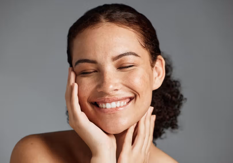 Smiling woman showing her teeth